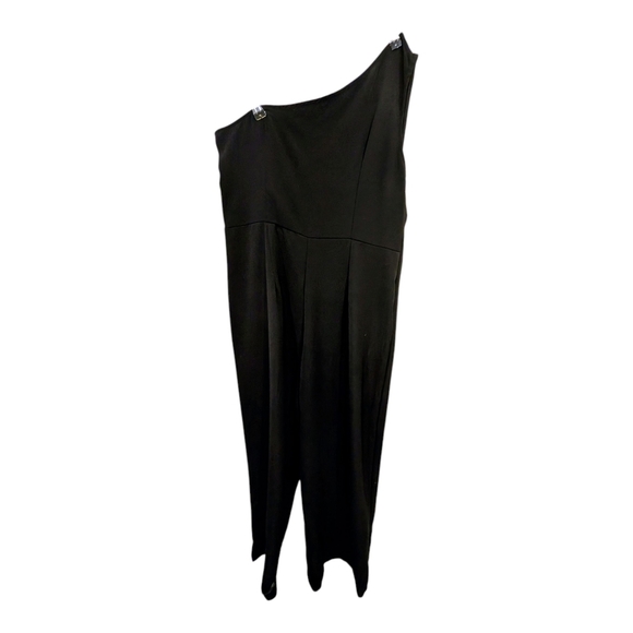 Elegant Black One-Shoulder Jumpsuit - Picture 3 of 9